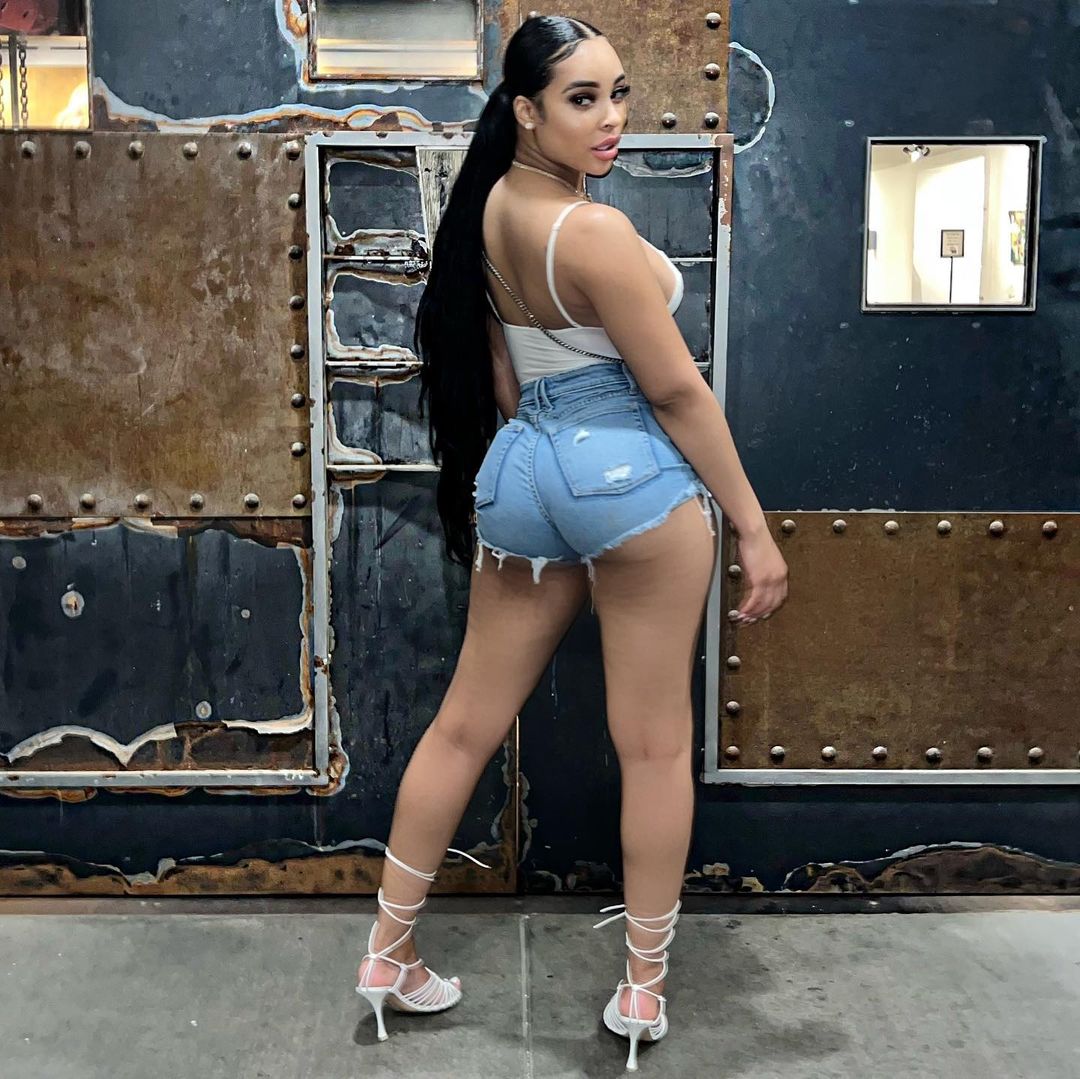 DeNai Marie (@denaimariie)