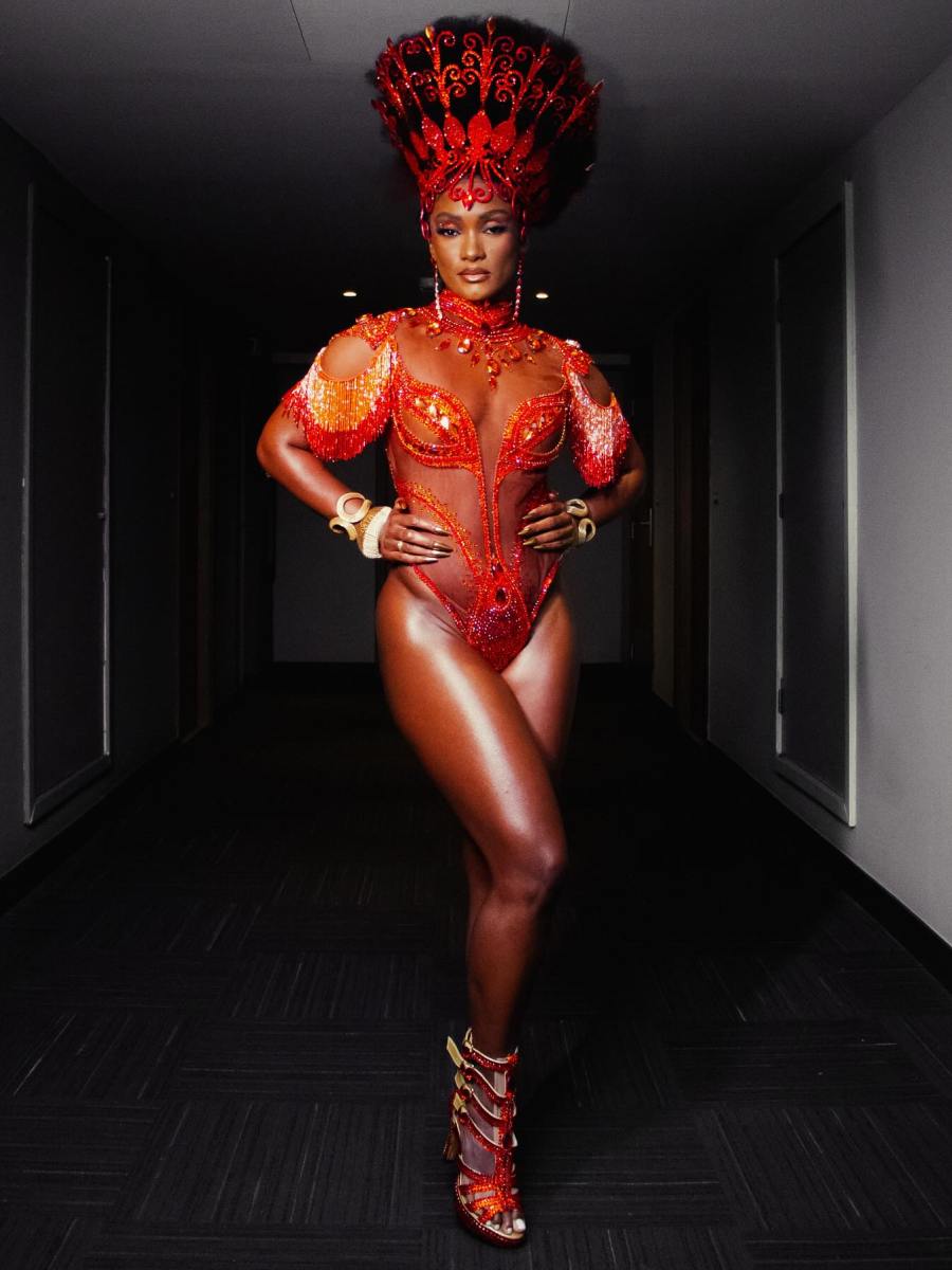 Carnaval: Erika Januza apostou em um body cavado